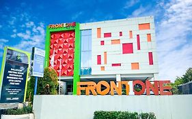 Front One Hotel Purwodadi